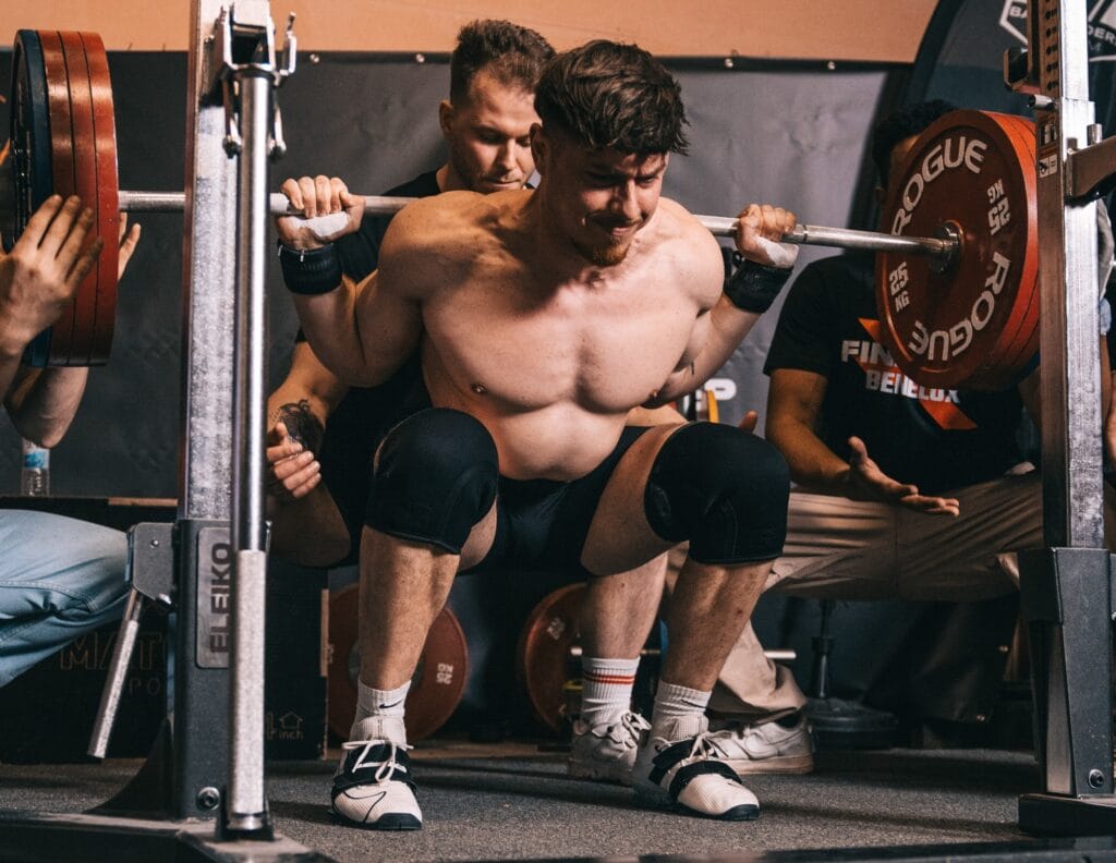 Streetlifting: Kenny squatting at DSN